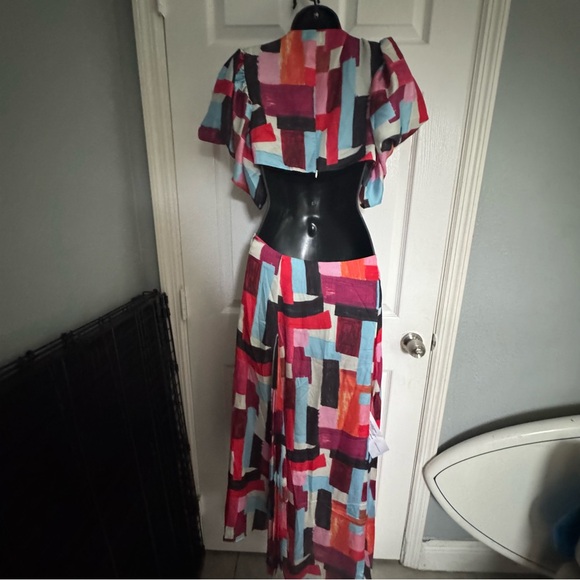 NWT BCBGMaxAzria Multicolor Abstract Maxi Dress - size 4 - Picture 3 of 7